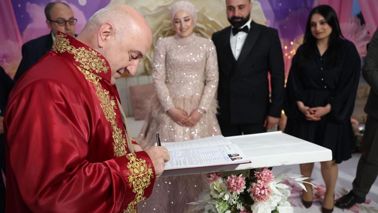 2025 yılında Darıca'da bin 475 çift evlendi