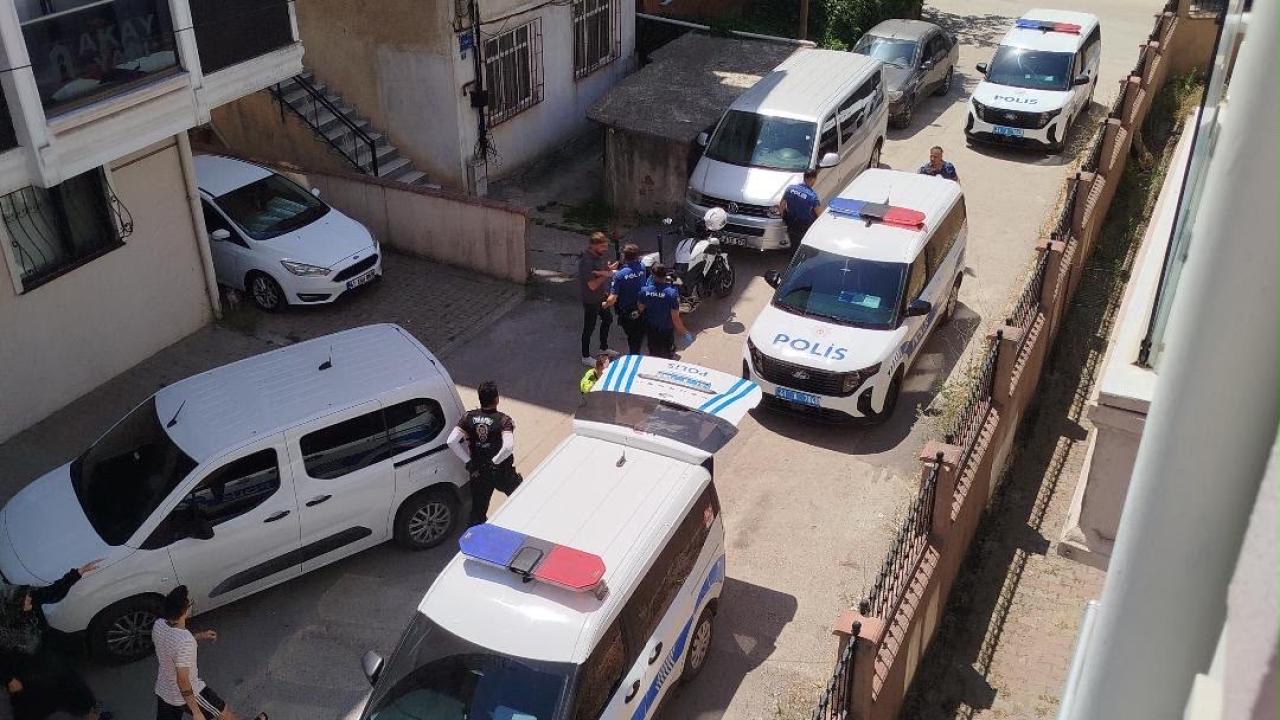 Başından vurulan kadın hayatını kaybetti; evdeki 3 arkadaşı gözaltına alındı