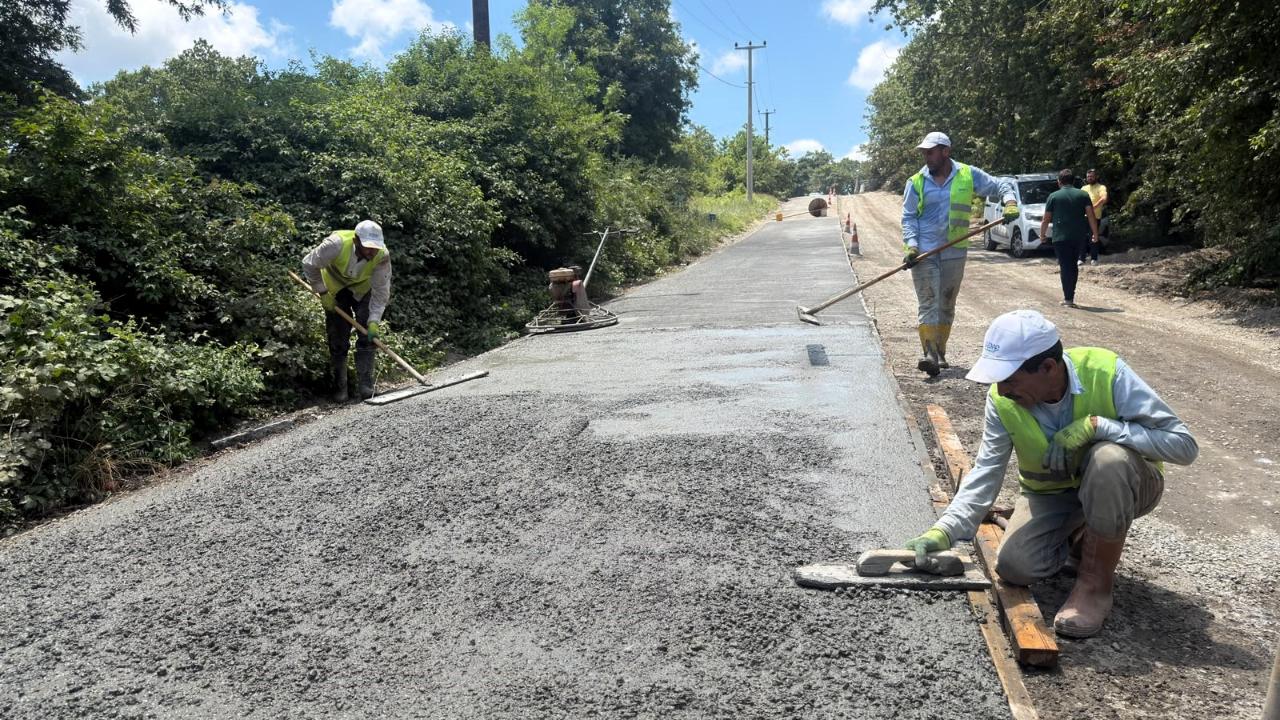 Gebze Duraklı’da beton yol onarılıyor