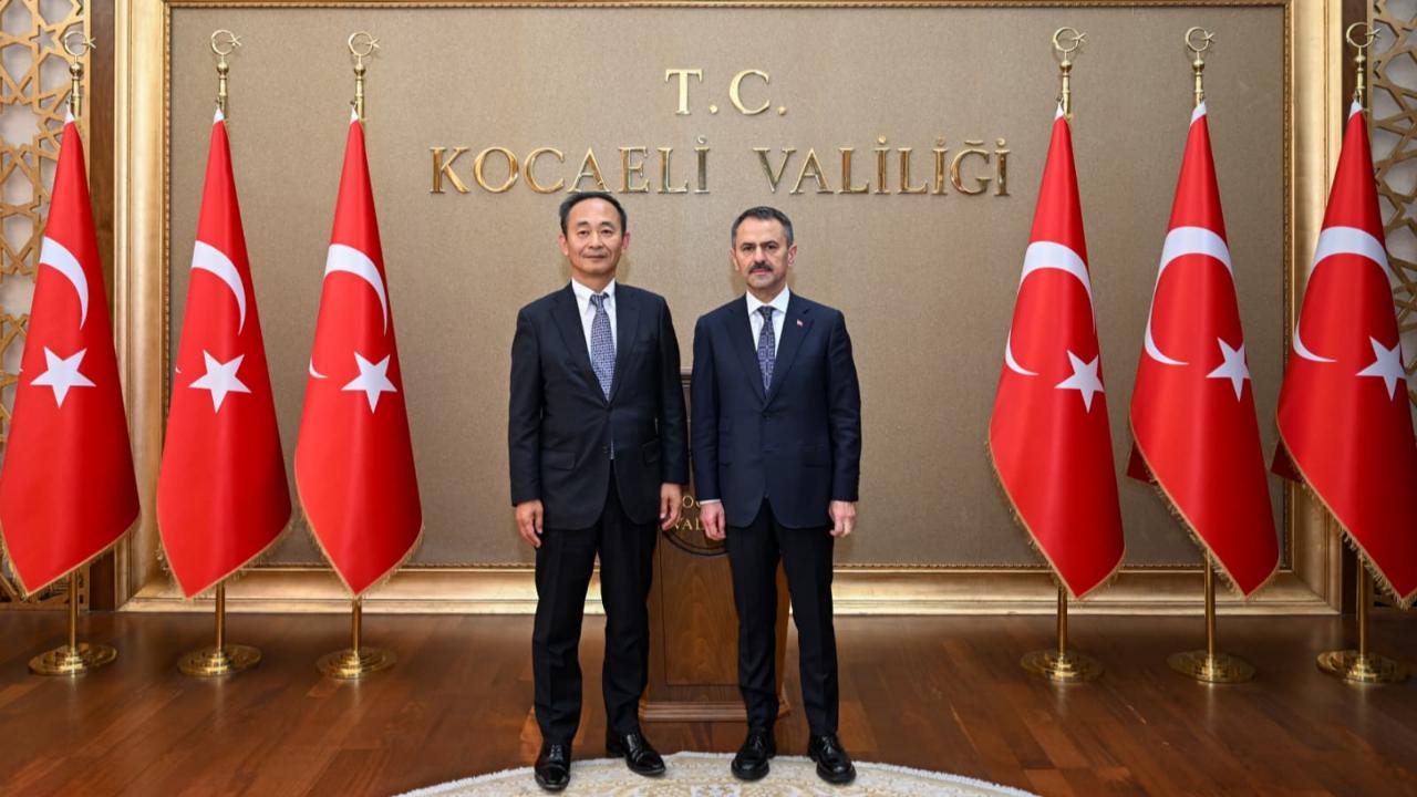 Japonya İstanbul Başkonsolosu Iwama Ryoji, Vali İlhami Aktaş’ı Ziyaret Etti