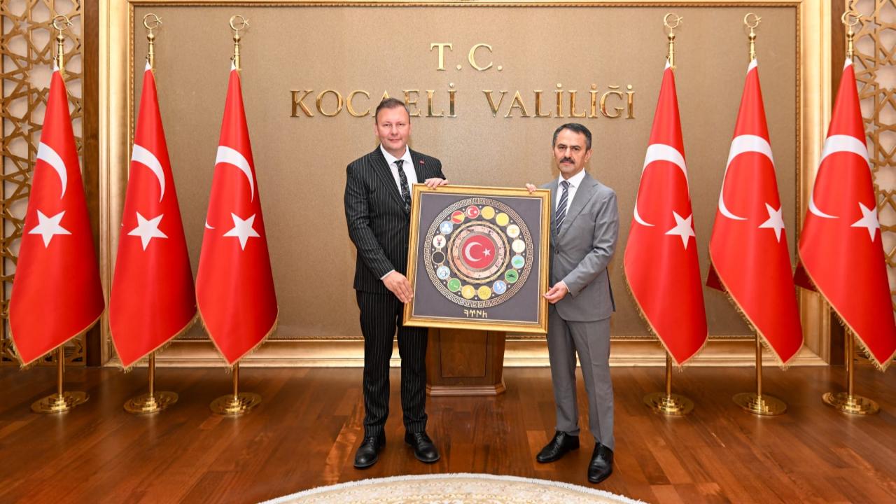 MHP Kocaeli İl Başkanı Enes Emengen ve Yönetiminden Vali İlhami Aktaş'a Ziyaret