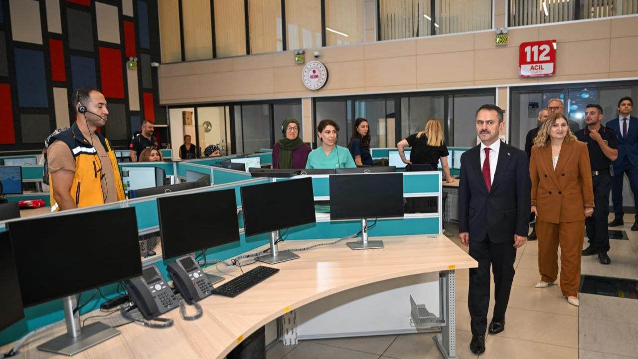 Vali İlhami Aktaş, 112 Acil Çağrı Merkezi’nde incelemelerde bulundu