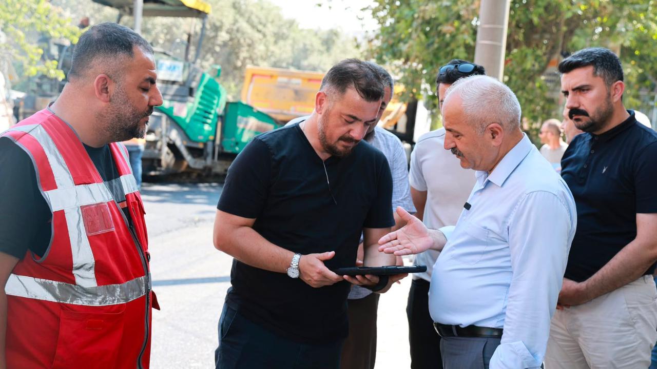 Başkan Büyükgöz, İstasyon Mahallesi'nde asfalt çalışmalarını yerinde inceledi