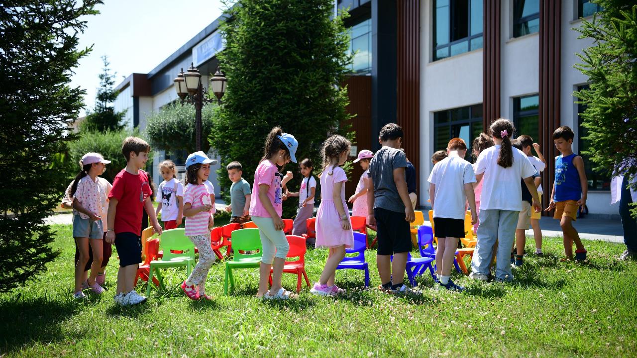 Bilgi evlerinde yaz kursları çok renkli geçiyor
