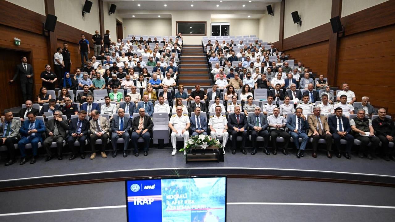 Kocaeli'nde Afet Risklerini Azaltacak Yol Haritası Değerlendirildi